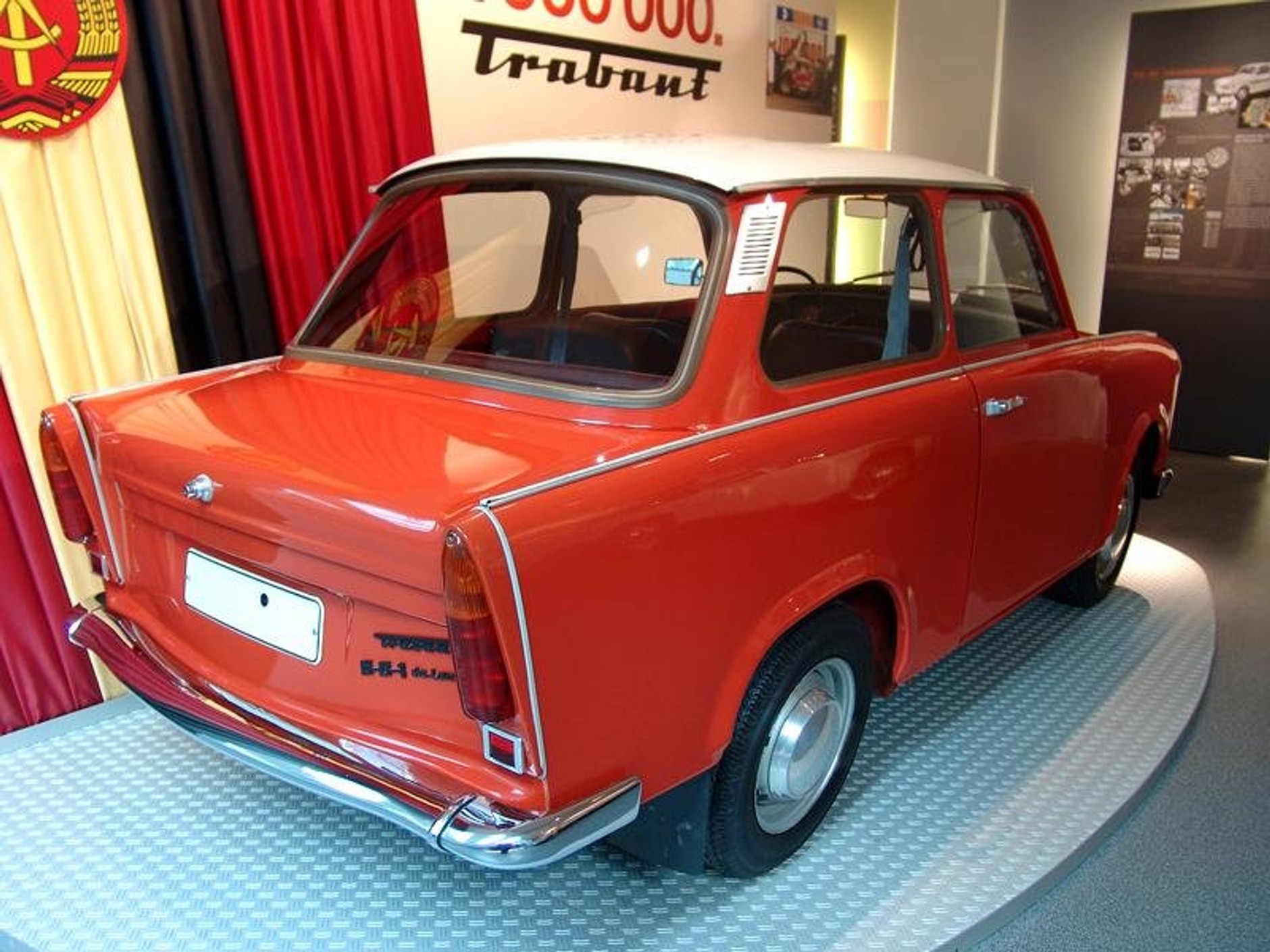 Trabant - Samochód, który zburzył mur berliński