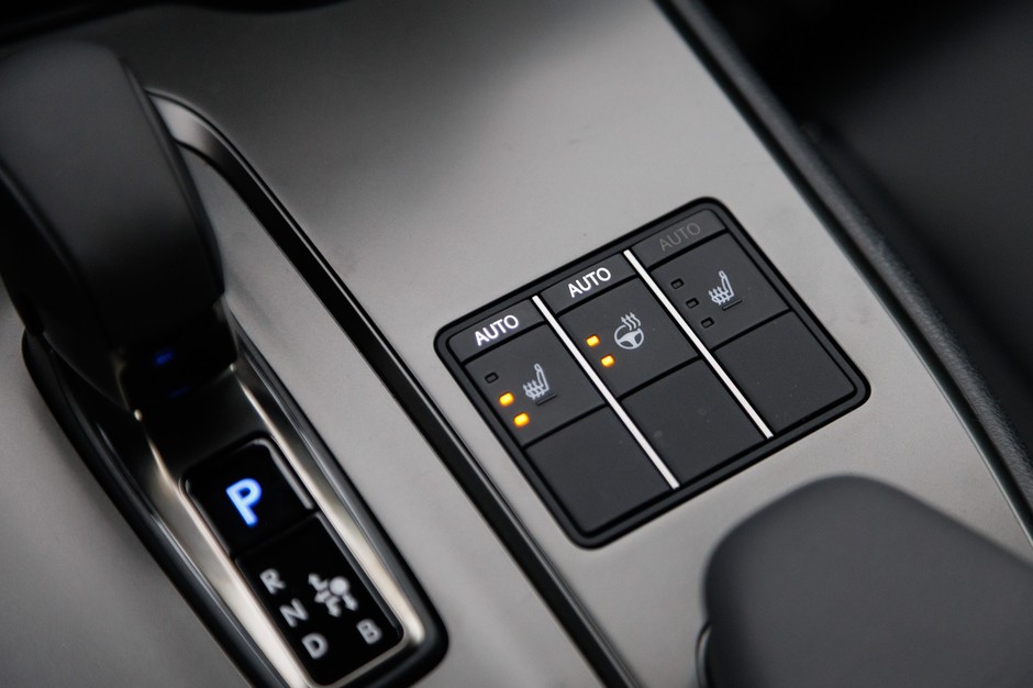 2024 Lexus UX300h