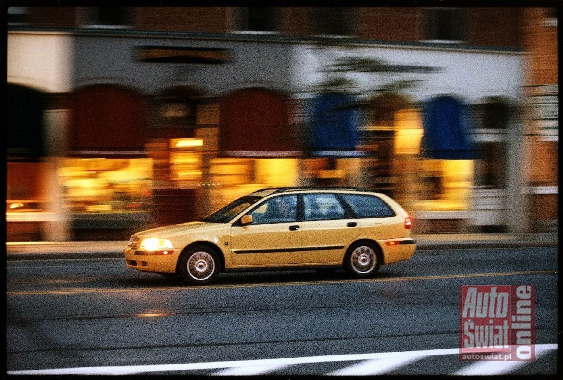 Volvo V40 - pierwsza generacja