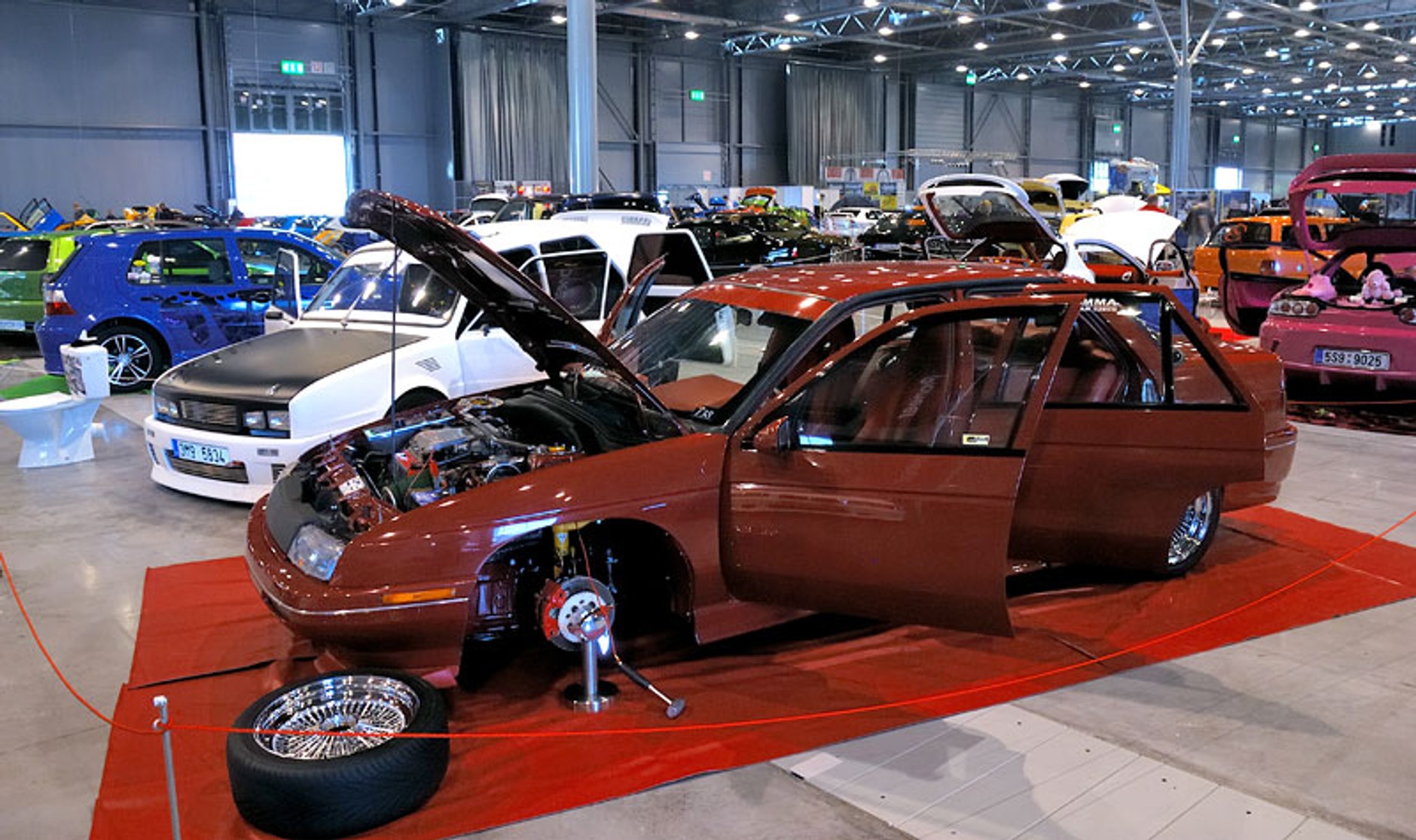 Tuning &amp; Custom Salon Brno 2009 (fotogaleria)