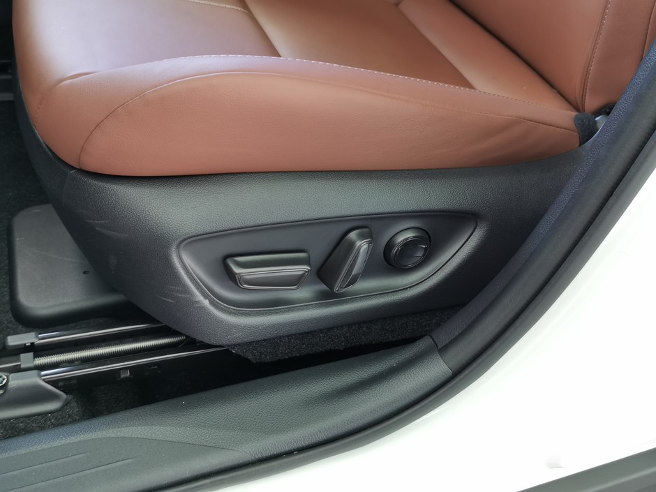 Lexus LBX 2023 – pierwsze jazdy