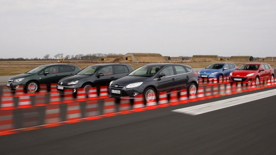 Każdy z prezentowanych tu modeli ma 
mocną wysokoprężną wersję, która
łączy osiągi z oszczędnością.