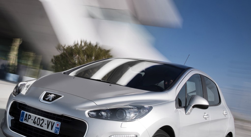 Peugeot 308 po face liftingu przypomina 508-kę