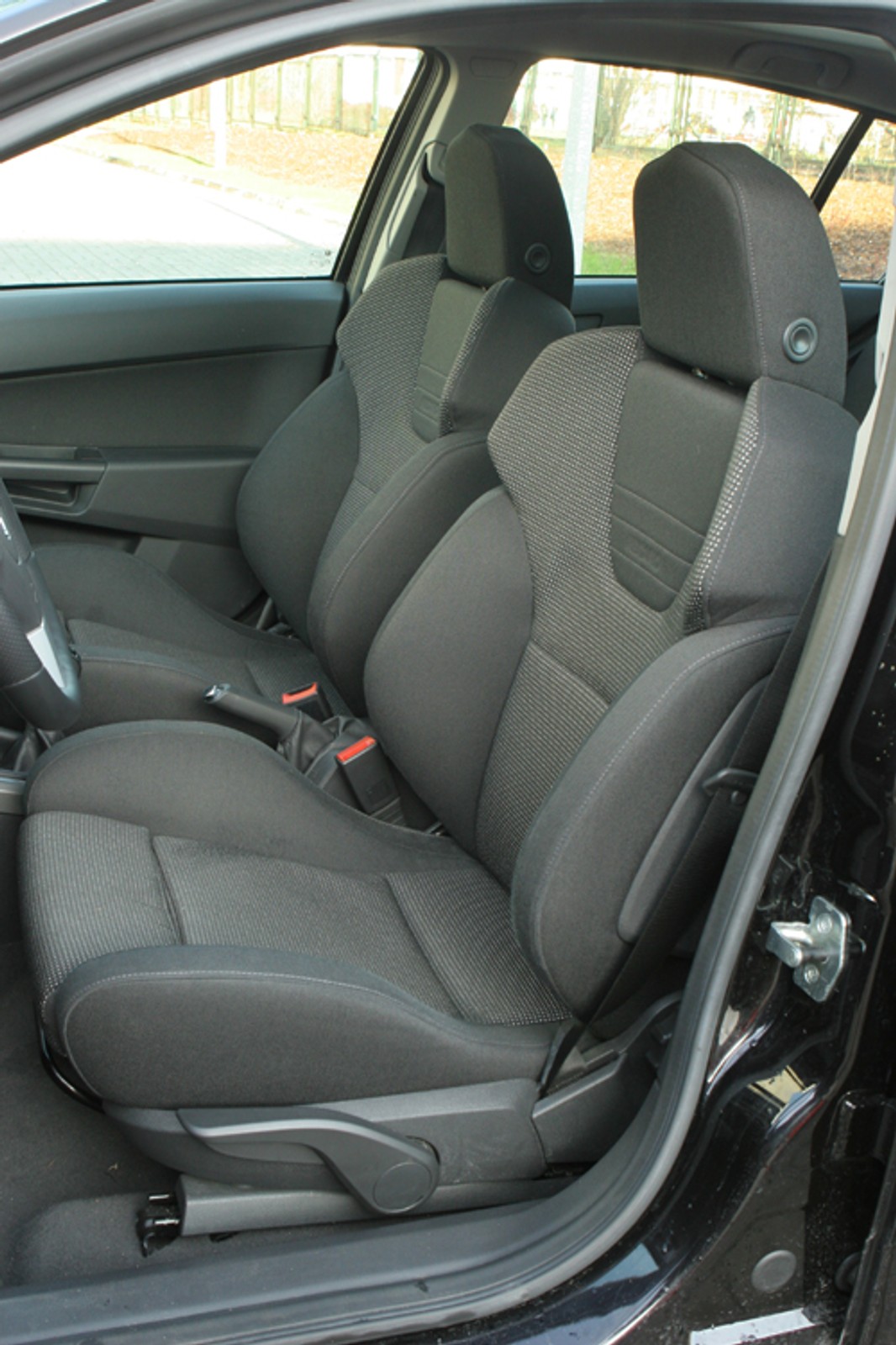 Kia Ceed, Opel Astra, Ford Focus - Dwa niszczyciele i stawiacz min