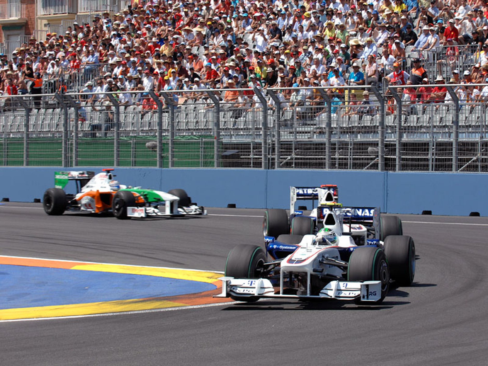 Grand Prix Europy 2009: szczęśliwy Barrichello (fotogaleria)