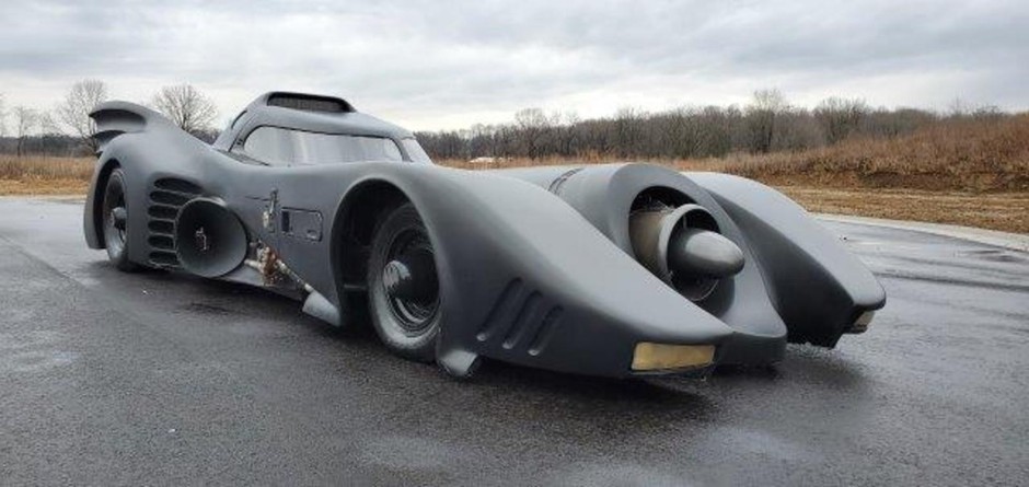 Batmobil, DeLoren z powrotu do przyszłości i Ecomobil pogromcy duchów wystawione na sprzedaż