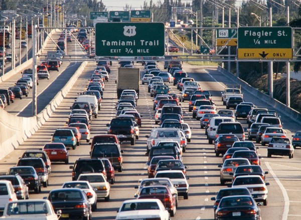 Dlaczego Pekin ograniczy rejestracje nowych aut?