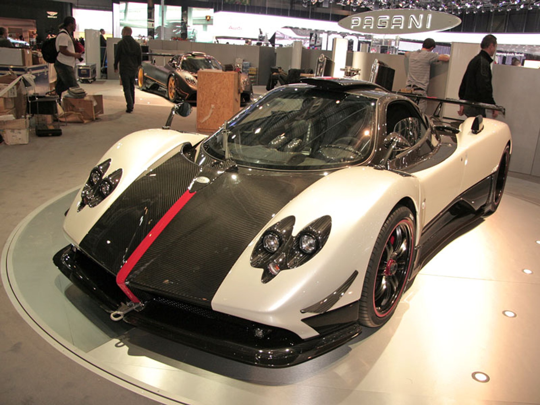 Genewa 2009: pierwsze wrażenia (fotogaleria 1.)