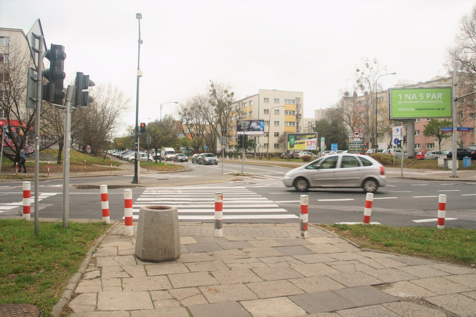 Skrzyżowanie ulic Rudnickiego i Kochanowskiego w Warszawie