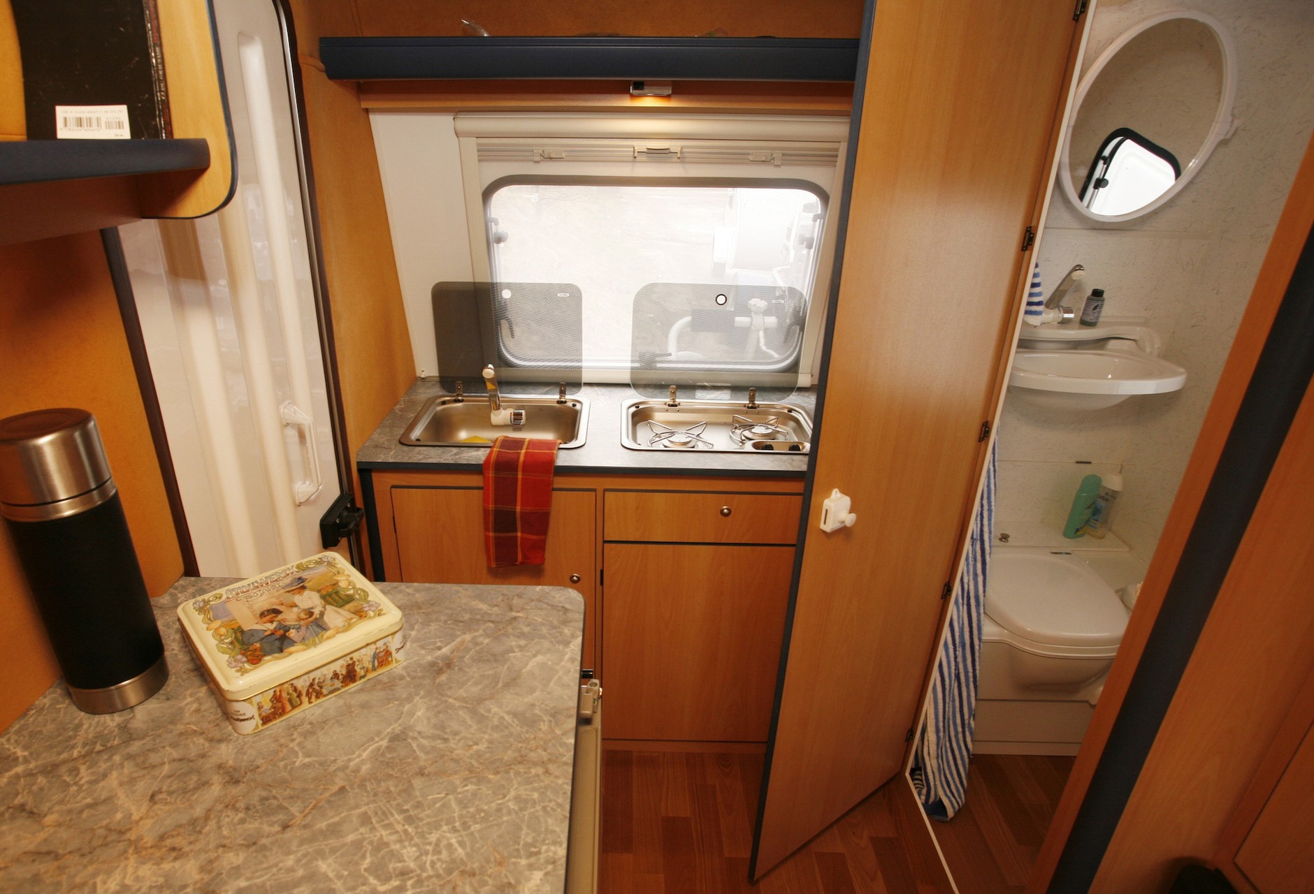 Wnętrze eksportowej wersji przyczepy N126n