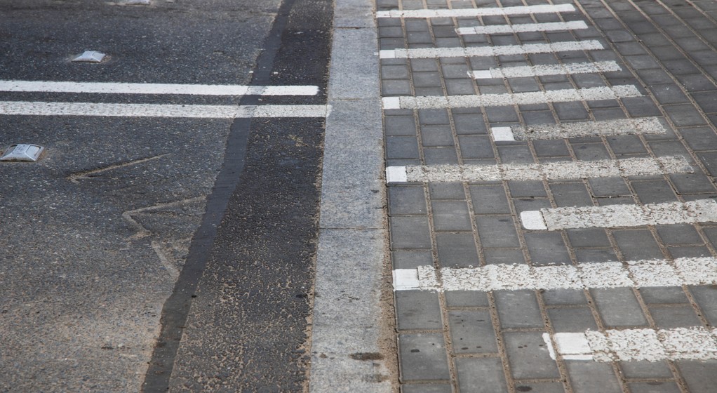 Próg sinusoidalny (próg zwalniający)