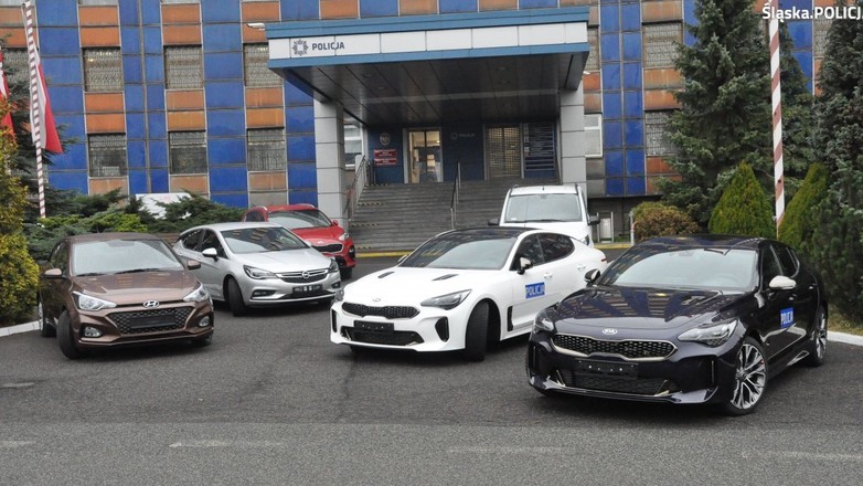Nowe radiowozy śląskiej policji