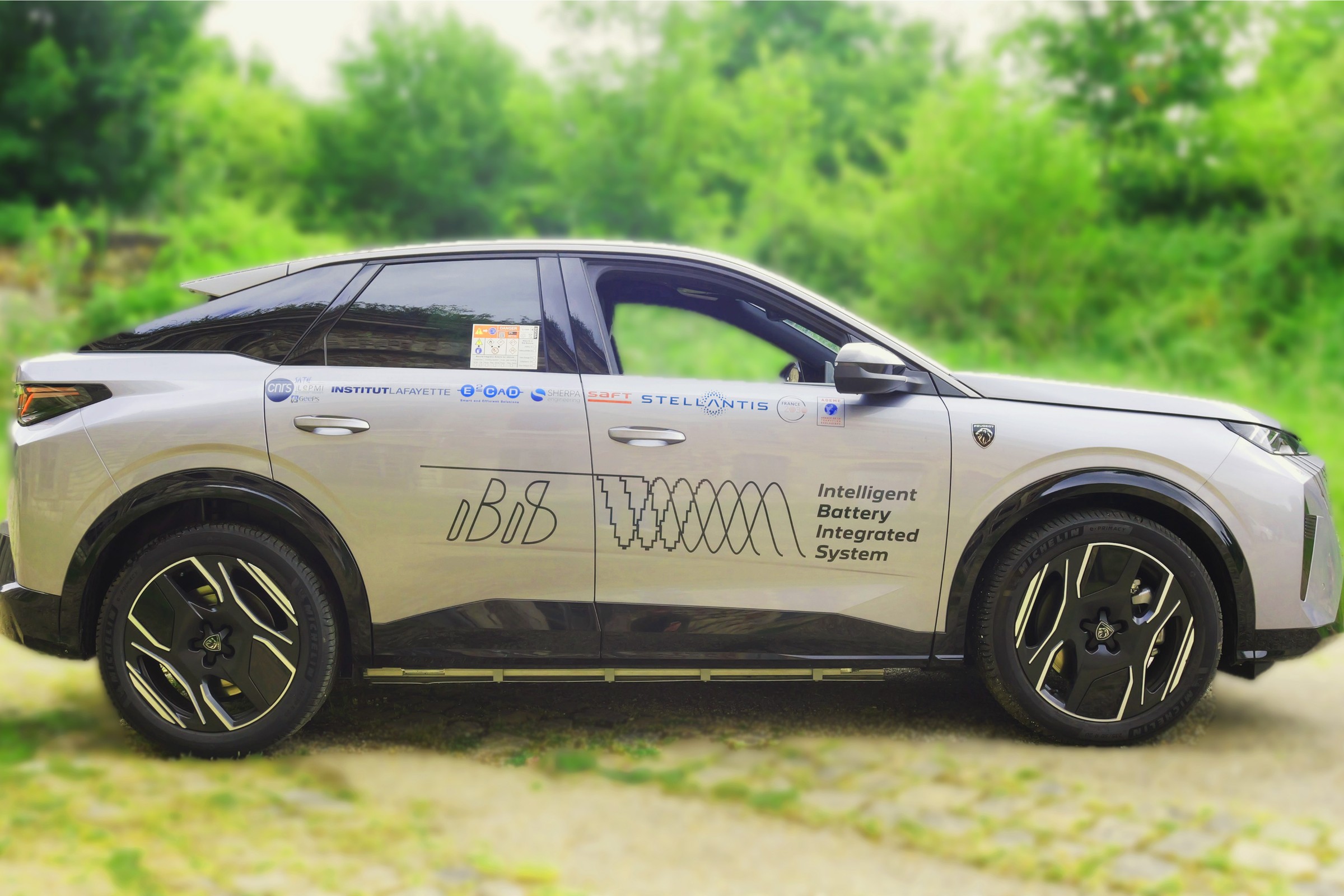 Przełom w świecie elektryków? Stellantis testuje system baterii IBIS