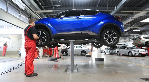 Używany crossover Toyoty imponuje mechanikom. Wzięliśmy go na warsztat. Oto ocena