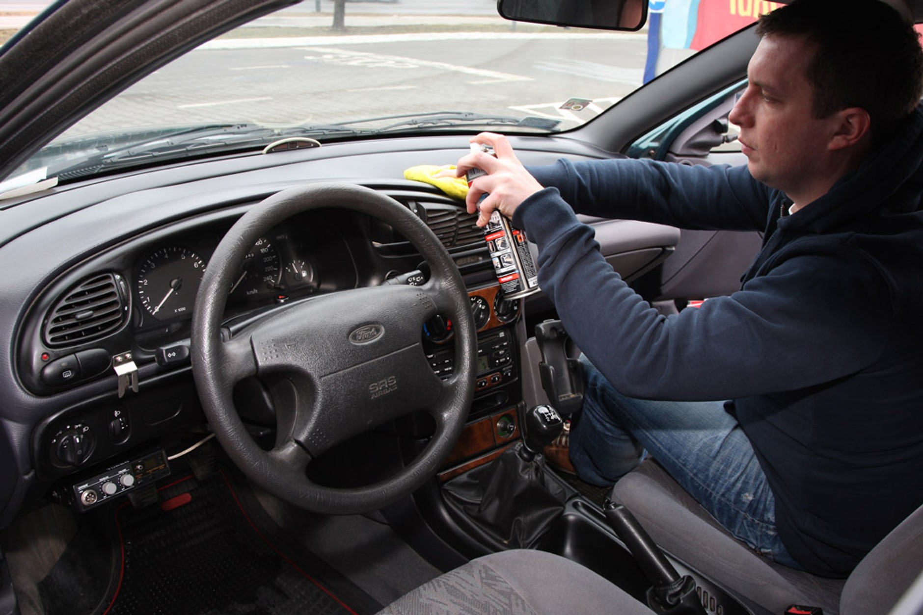 Porządnie umyj auto  po zimie