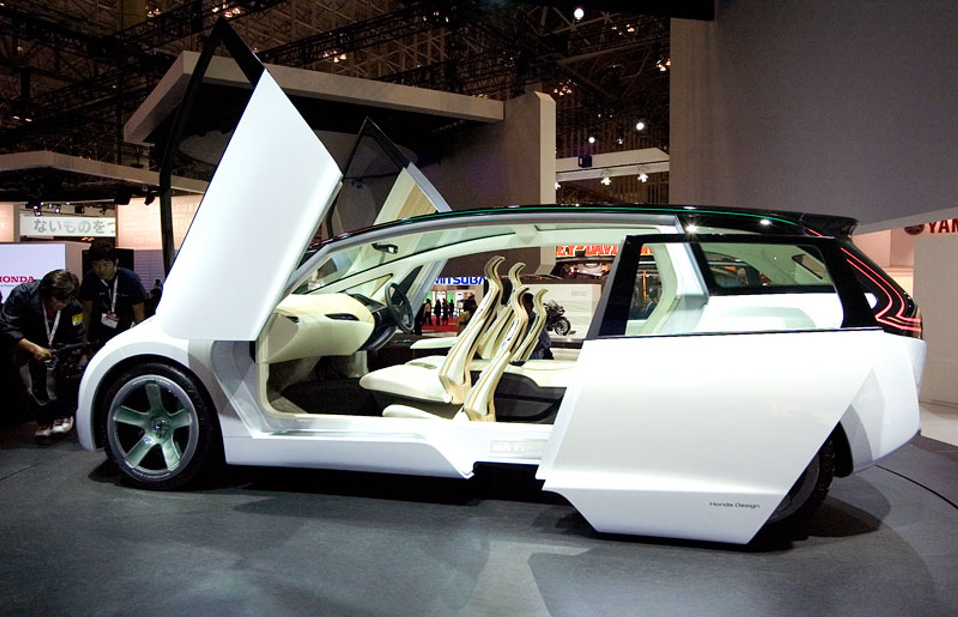 Tokio 2009: zero emisji, Celica powraca, elektryczne 4x4 (fotogaleria)