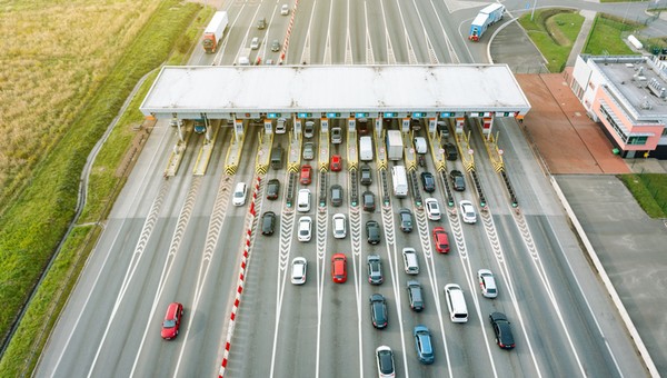 Kontrole i wysokie kary. E-bilet i e-TOLL już obowiązują