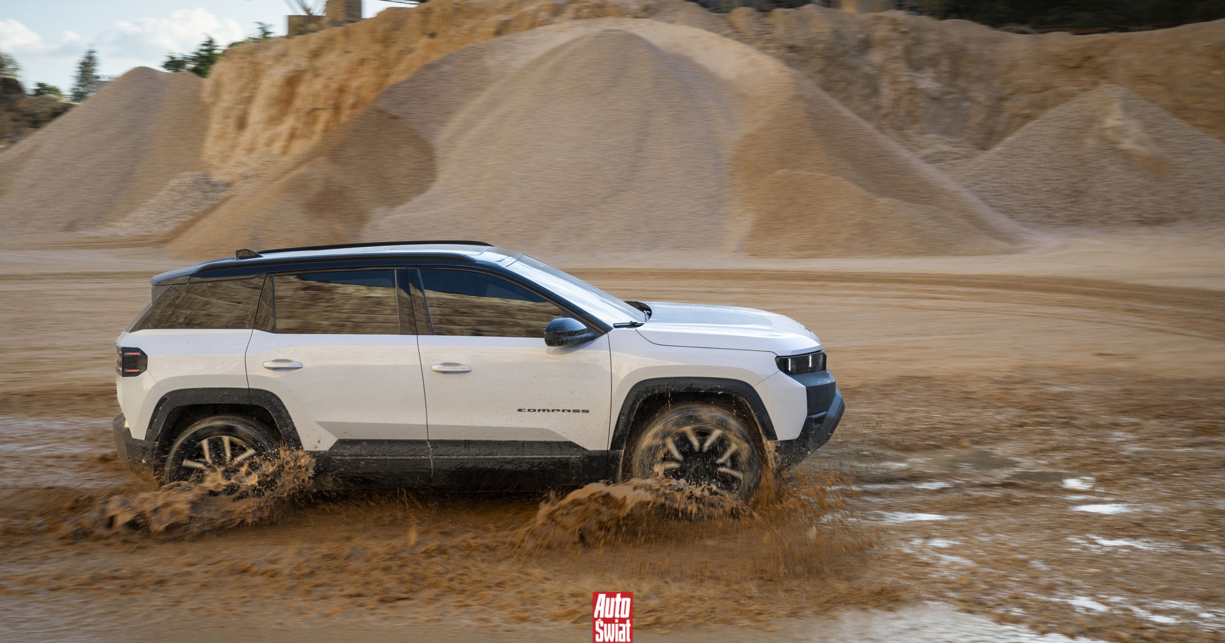 Jeep Compass dostał dwie nowe wersje. W końcu może mieć napęd 4x4