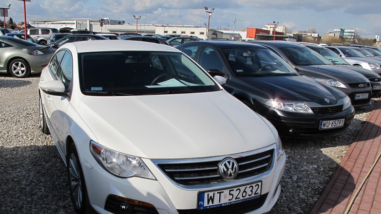 Szukamy aut z ogłoszenia: Passat CC bez przebiegu ale bity