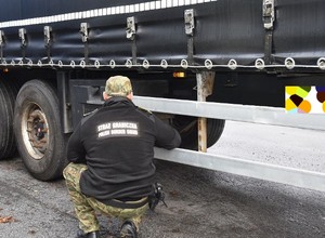 Straż Graniczna zatrzymała naczepę. Uwagę pograniczników przykuło coś innego