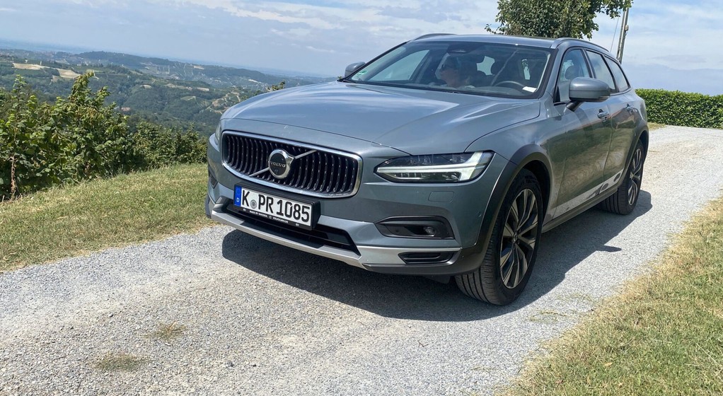 Volvo V90 Cross Country D5
