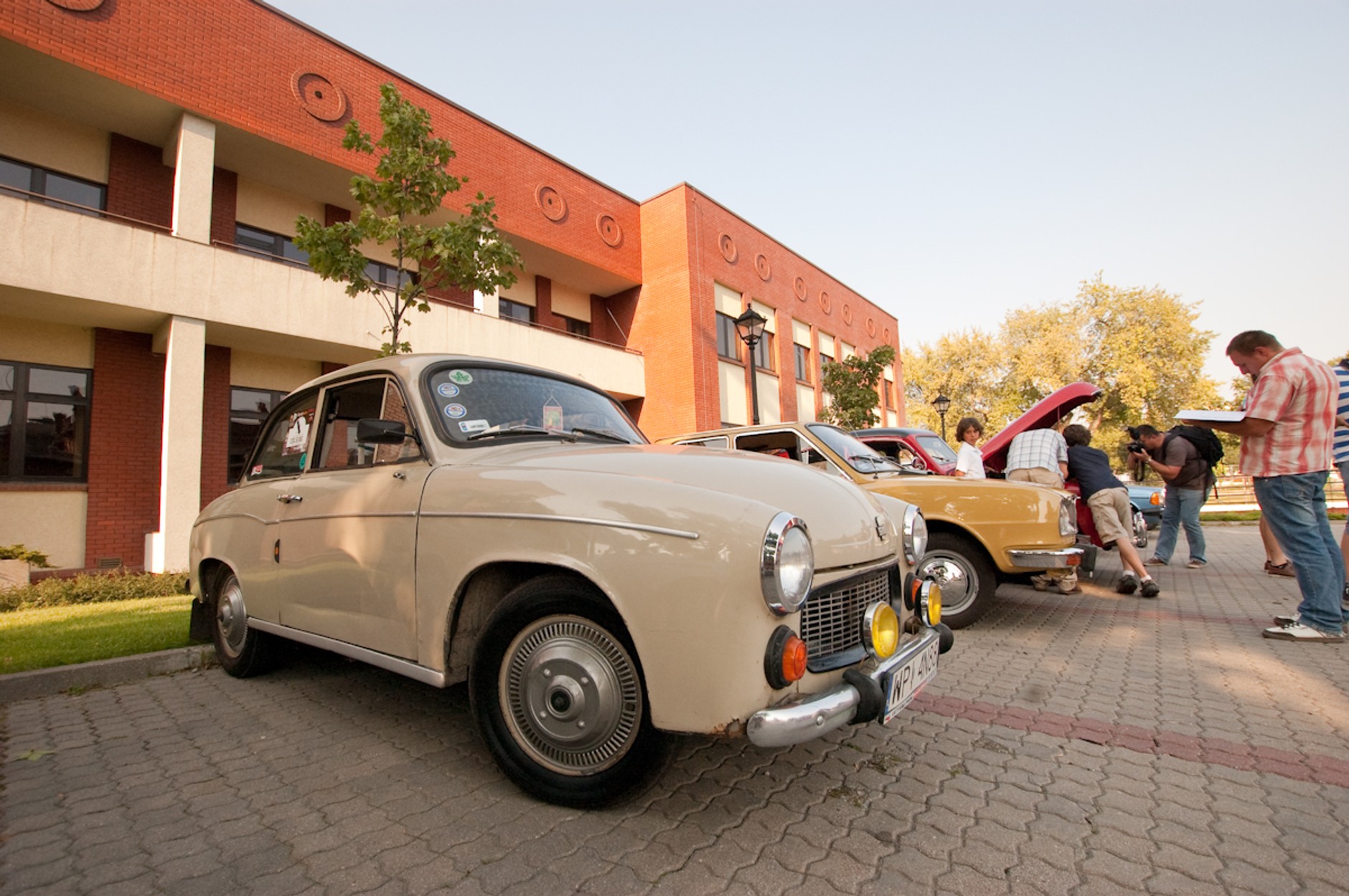 Stare jak Nowe: czyli druga młodość klasycznych aut