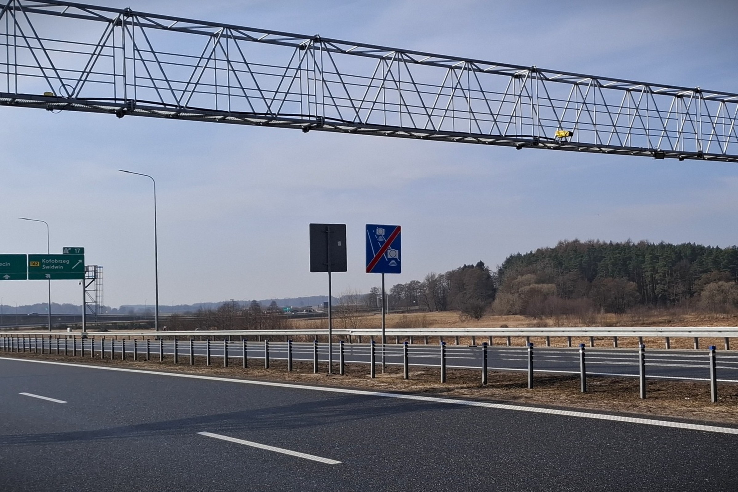 Nowy odcinkowy pomiar prędkości na S6. Kierowcy, noga z gazu, jadąc nad morze