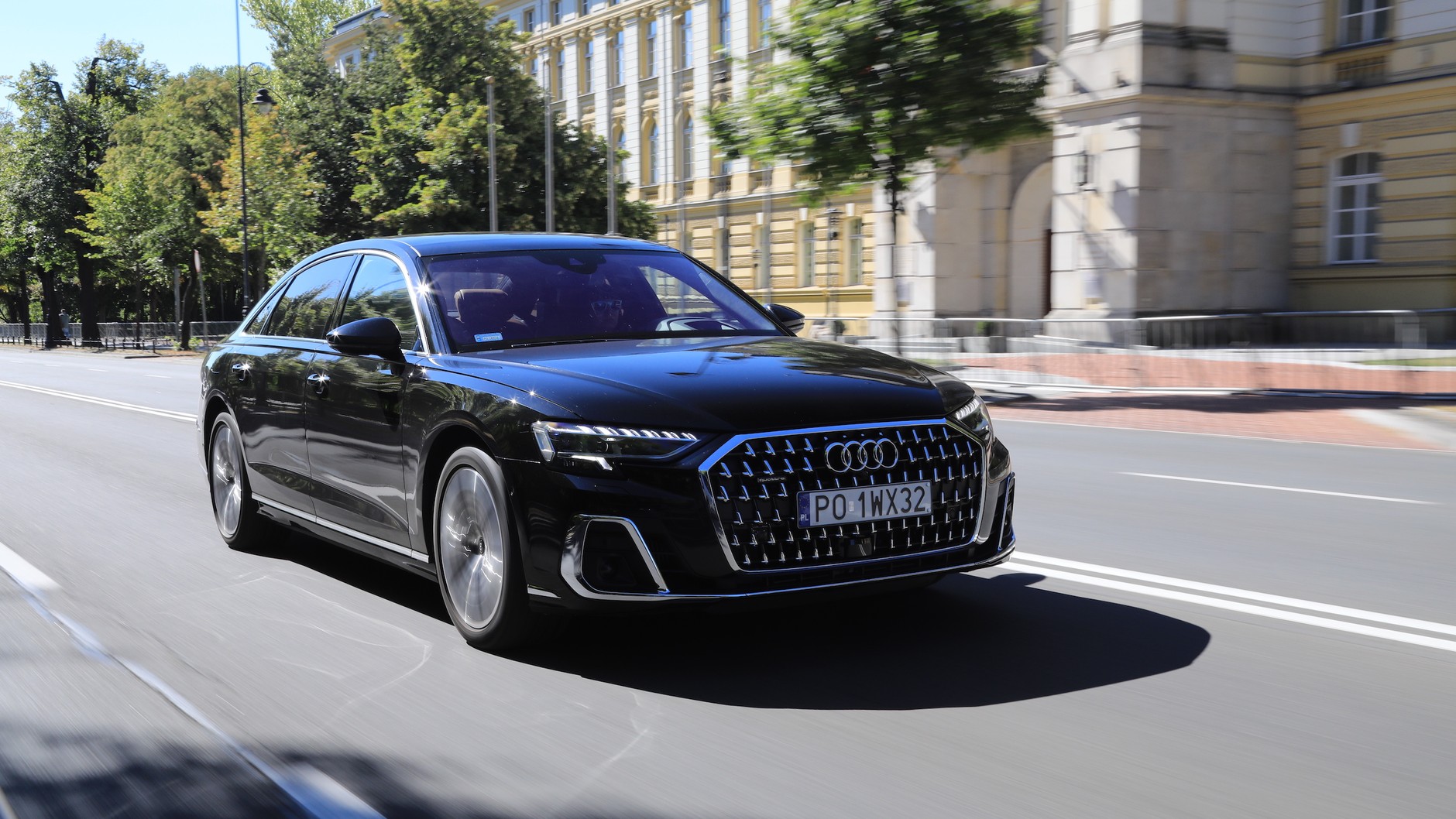 Audi A8 L 60 TFSI (2022 r.; D5)