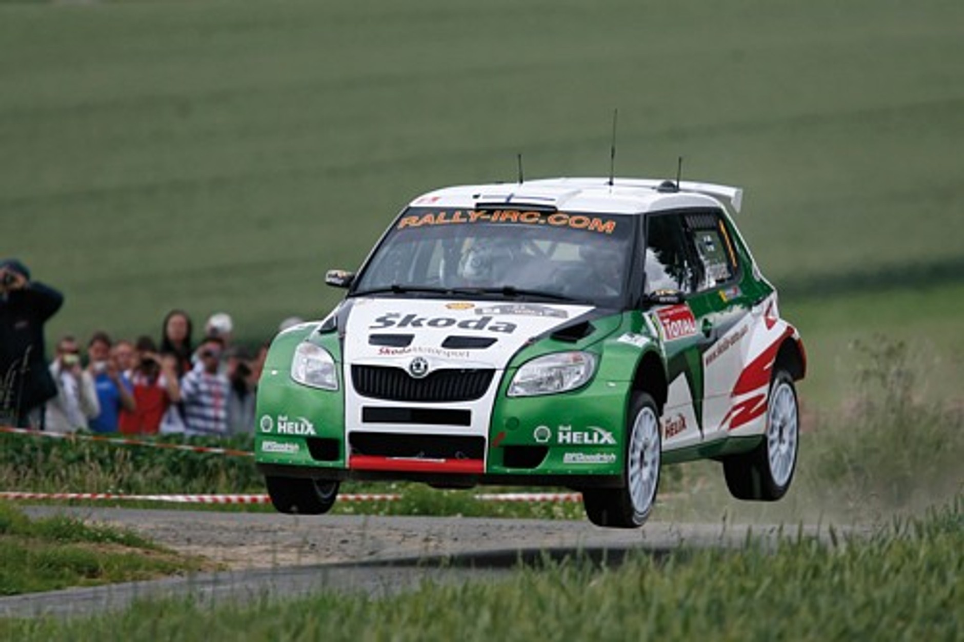 Zespół fabryczny Skody wiceliderem Rajdu Ypres