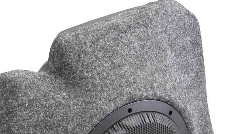 B Quart QB250 P206 to subwoofer aktywny. Wzmacniacz ma moc 250 W RMS. Sterowanie przewodowe w komplecie. 