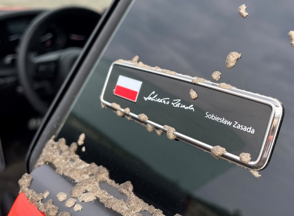Obejrzałem na pustyni "polskie Porsche". Powstało w hołdzie Sobiesławowi Zasadzie