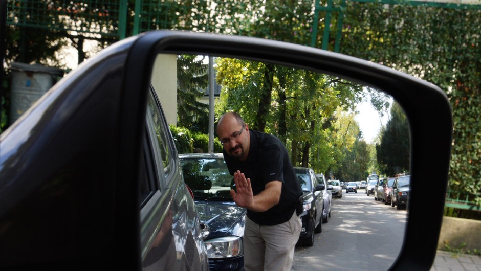 Radzimy, jak samodzielnie zamontować czujniki cofania