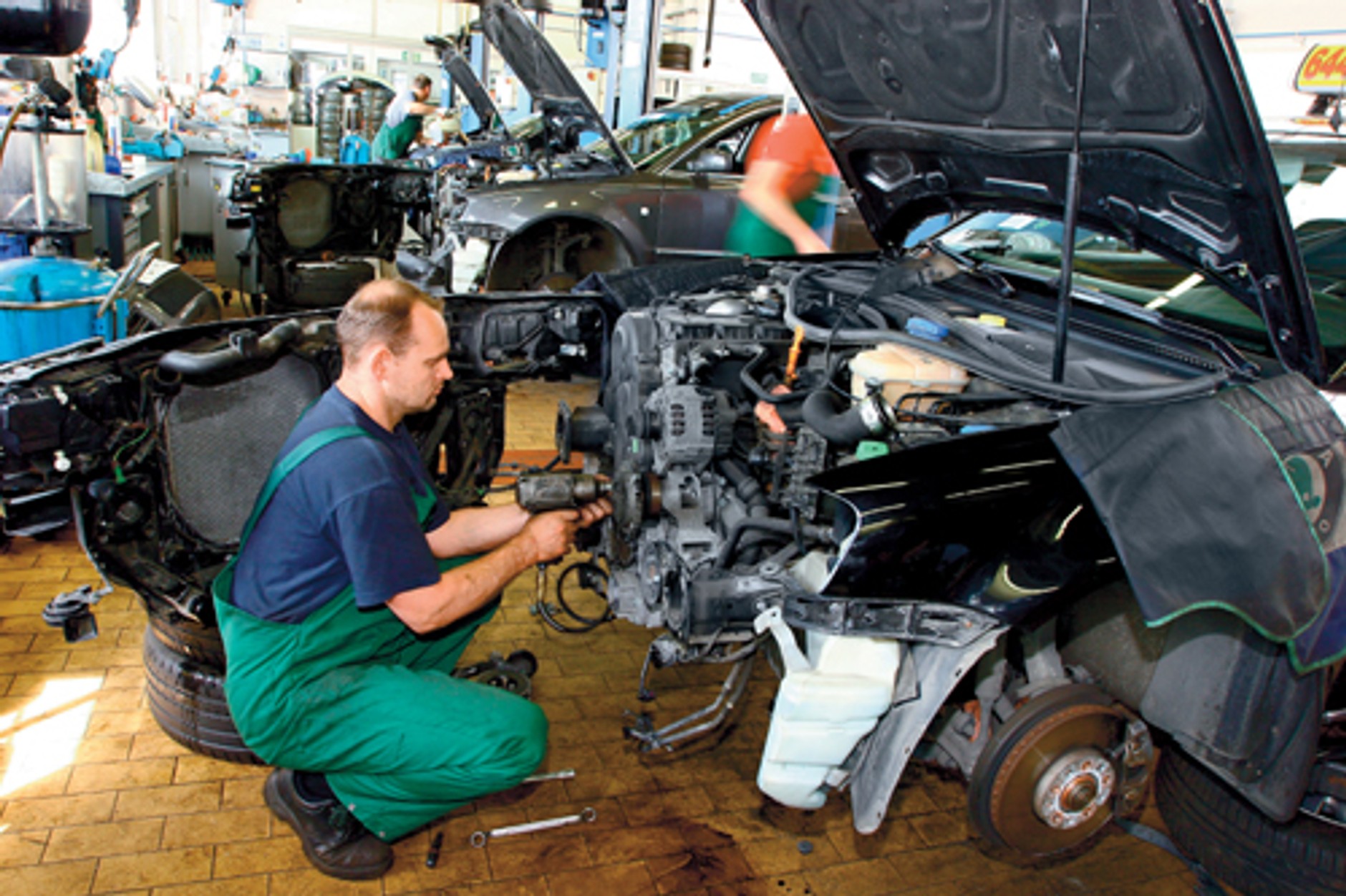 Producenci aut grają nie fair. Broń się! Radzimy jak uniknąć drogich napraw