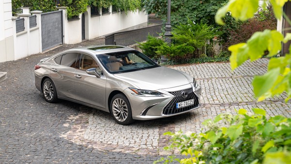 Zbliża się koniec Lexusa ES. Duży rabat w ofercie Final Edition