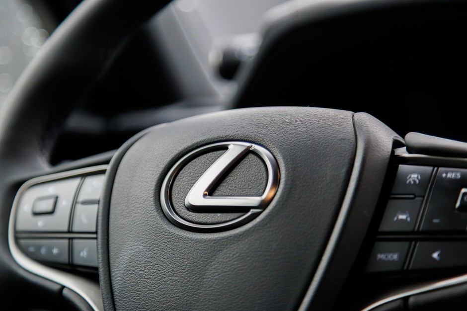 2024 Lexus UX300h