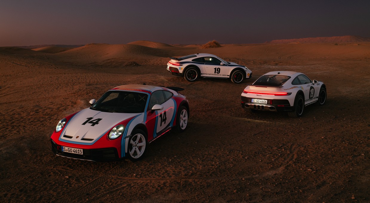 Porsche 911 Dakar w historycznym "malowaniu" z Rajdu Safari. Jest polski akcent