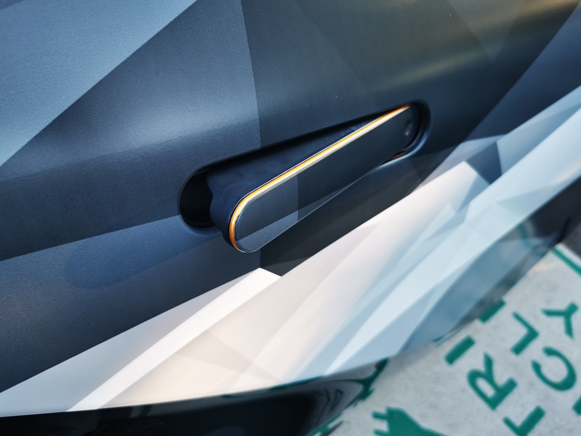 Nowa Toyota C-HR Plug-in Hybrid