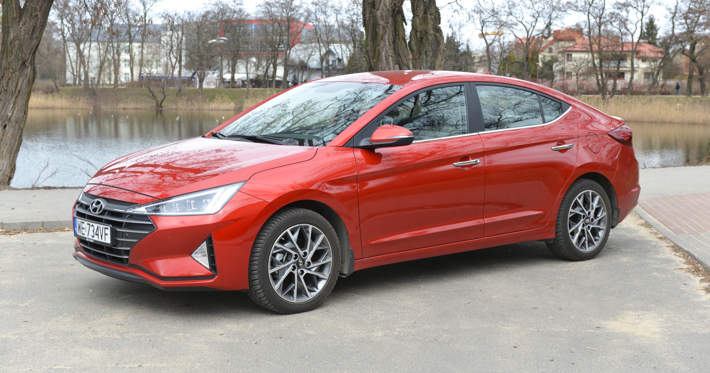 Hyundai Elantra 1.6 6AT
