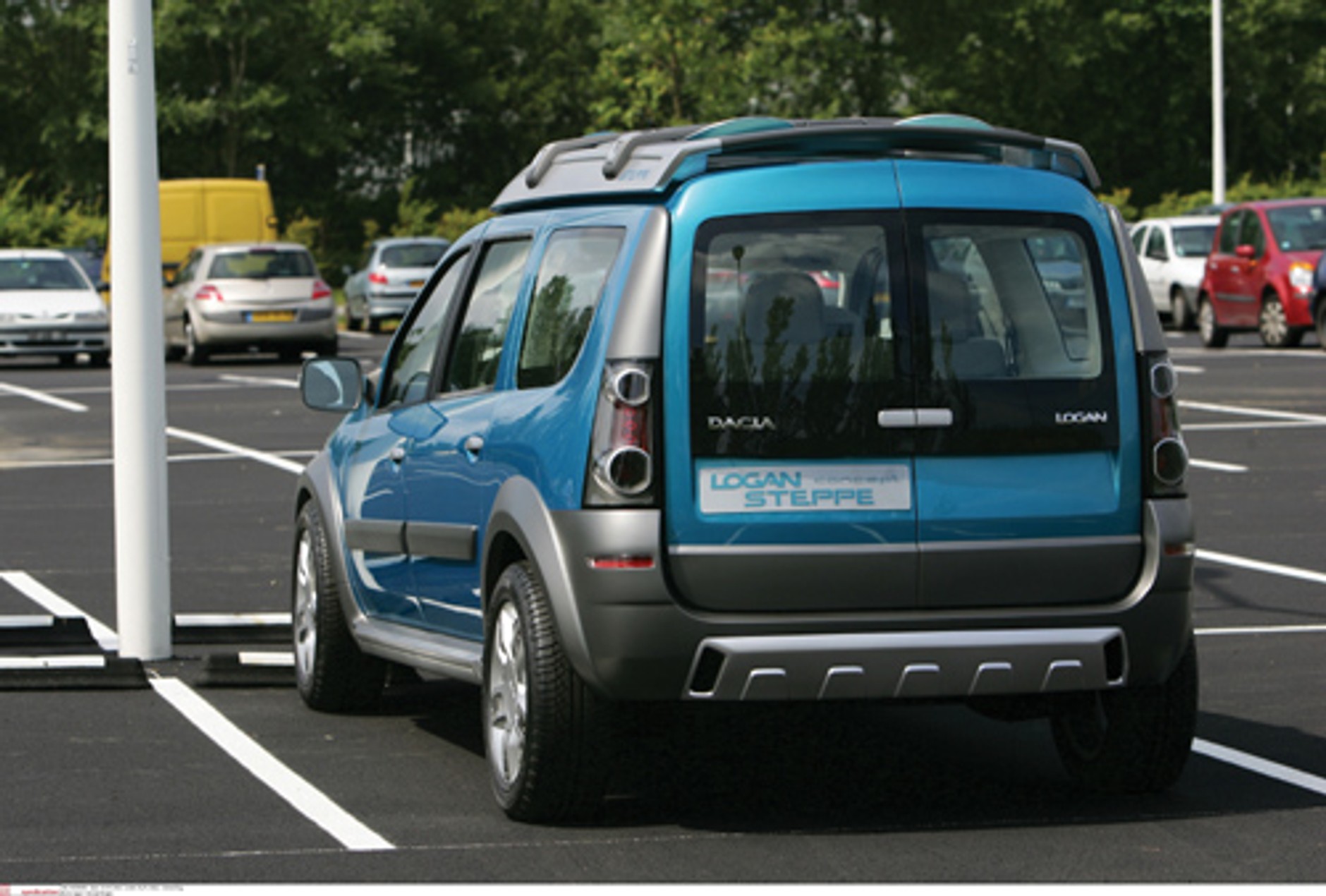 Dacia Logan Concept Steppe - Duże kombi za nieduże pieniądze