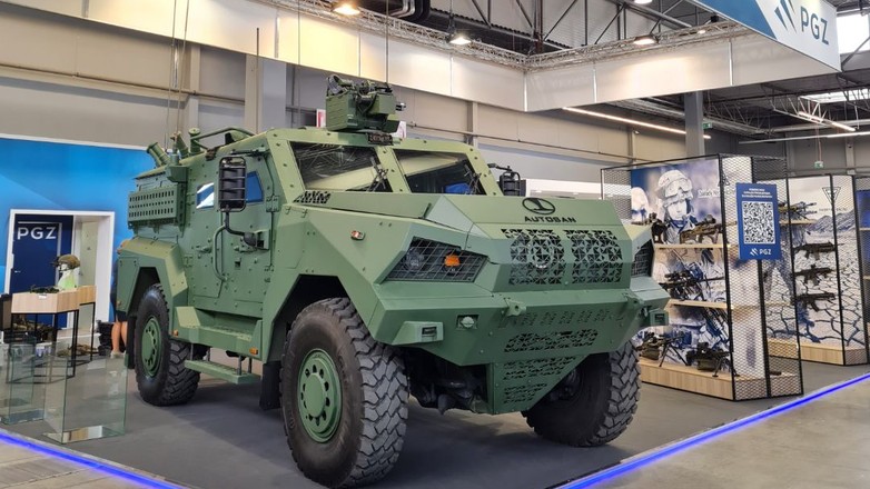 Taktyczny Pojazd Wielozadaniowy 4x4 Huta Stalowa Wola