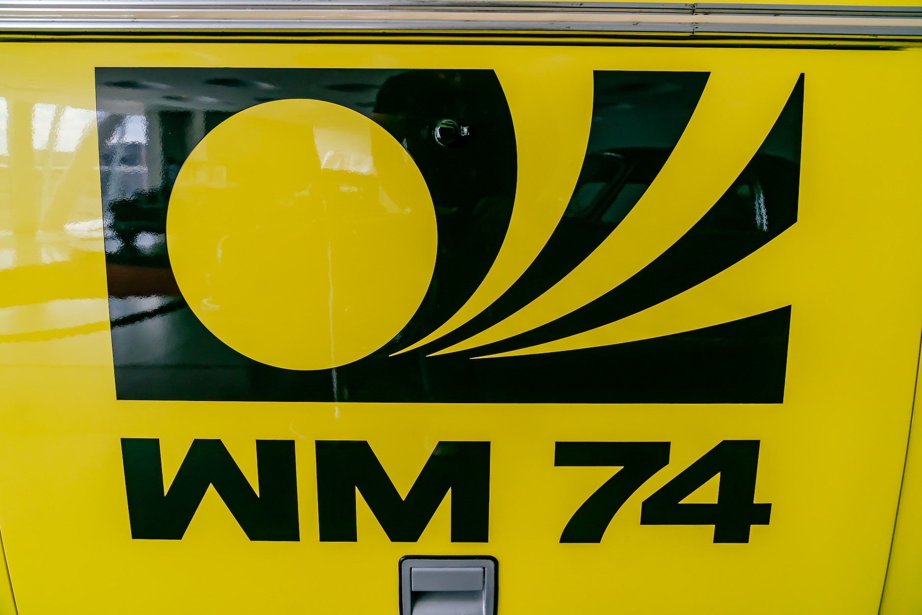 Mercedes O 302 – mundialowy model autokaru w RFN, 1974. Logo mistrzostw 1974