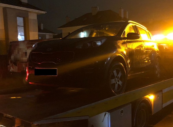 Policjanci odzyskali trzy skradzione samochody. Auta "stygły" pod Warszawą