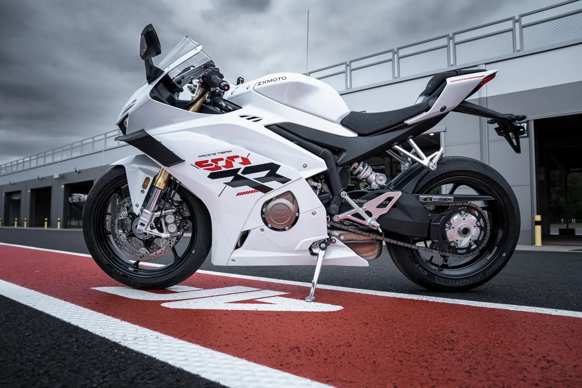 Chiński motocykl ZXMOTO 500 RR