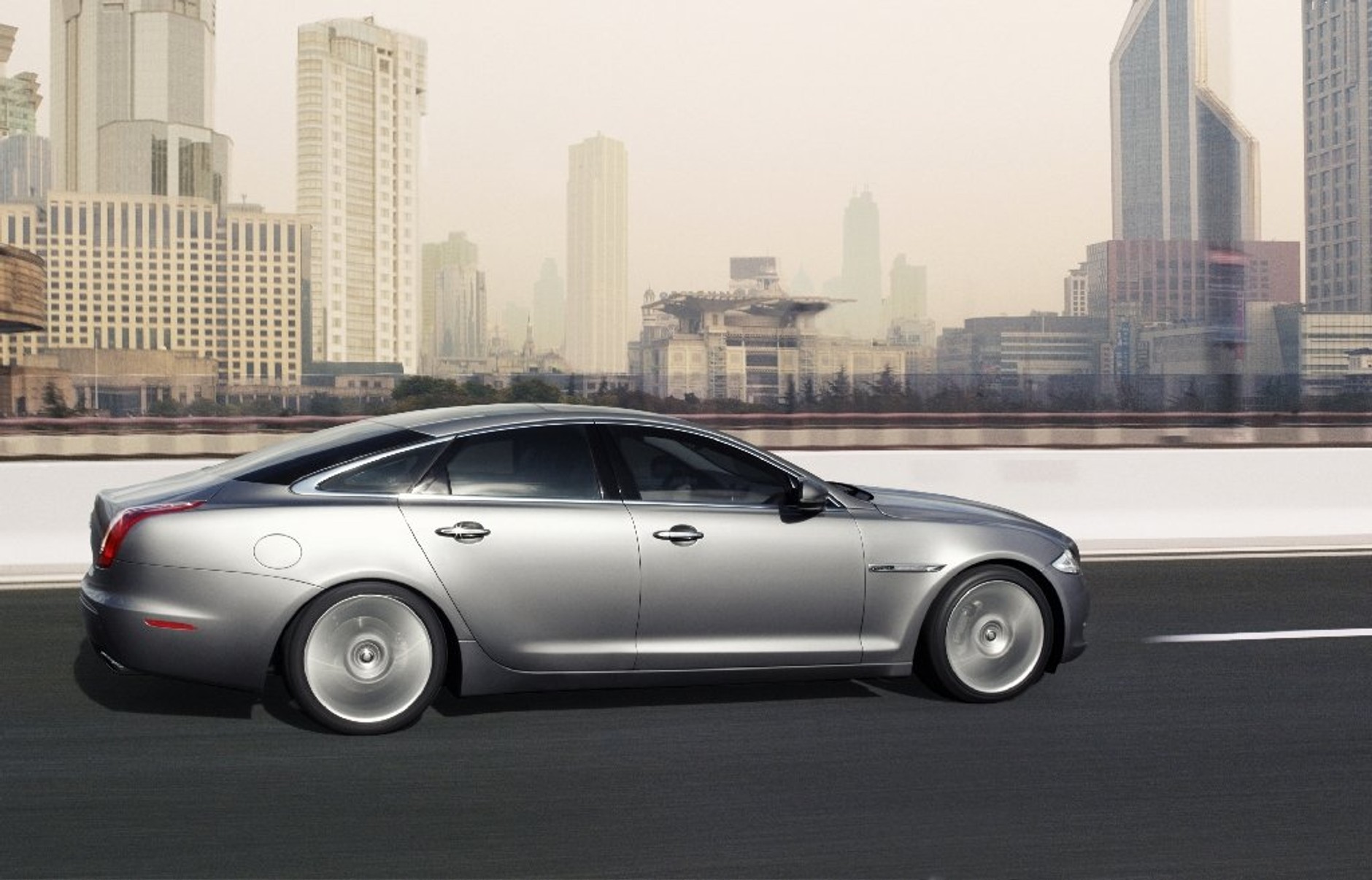 Jaguar XJ - Nowy model zadebiutuje na polskim rynku już na początku przyszłego roku