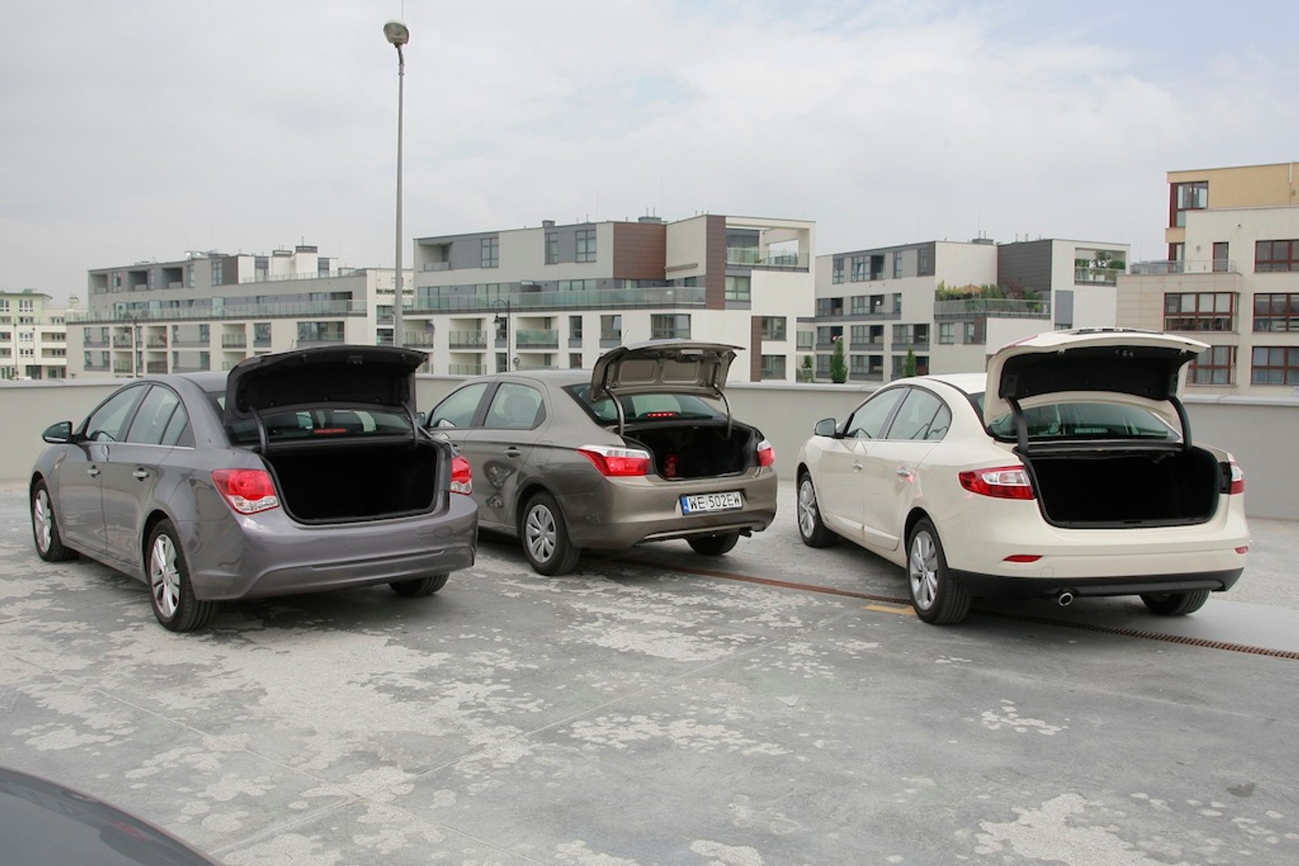 Porównanie trzech kompaktowych sedanów