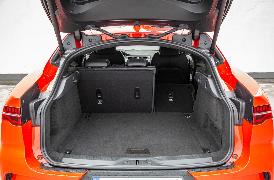 Jaguar i-Pace - czy jest lepszy od Tesli?