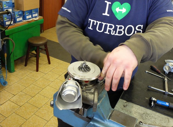 Problemy z turbosprężarką – kiedy zgłosić się do warsztatu?
