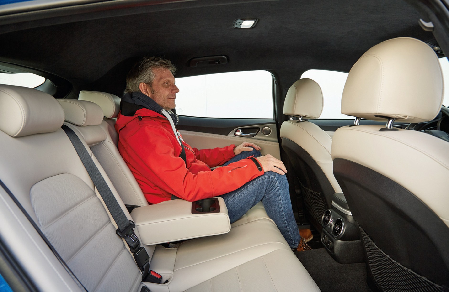 Porównanie: BMW serii 3, Kia Stinger, Mazda 6, Mercedes klasy C