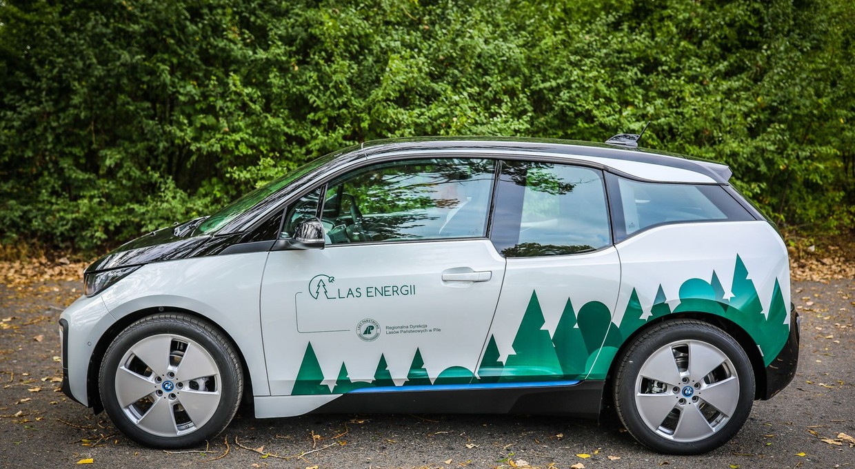 Do lasu po prąd, czyli Lasy Państwowe mają już BMW i3