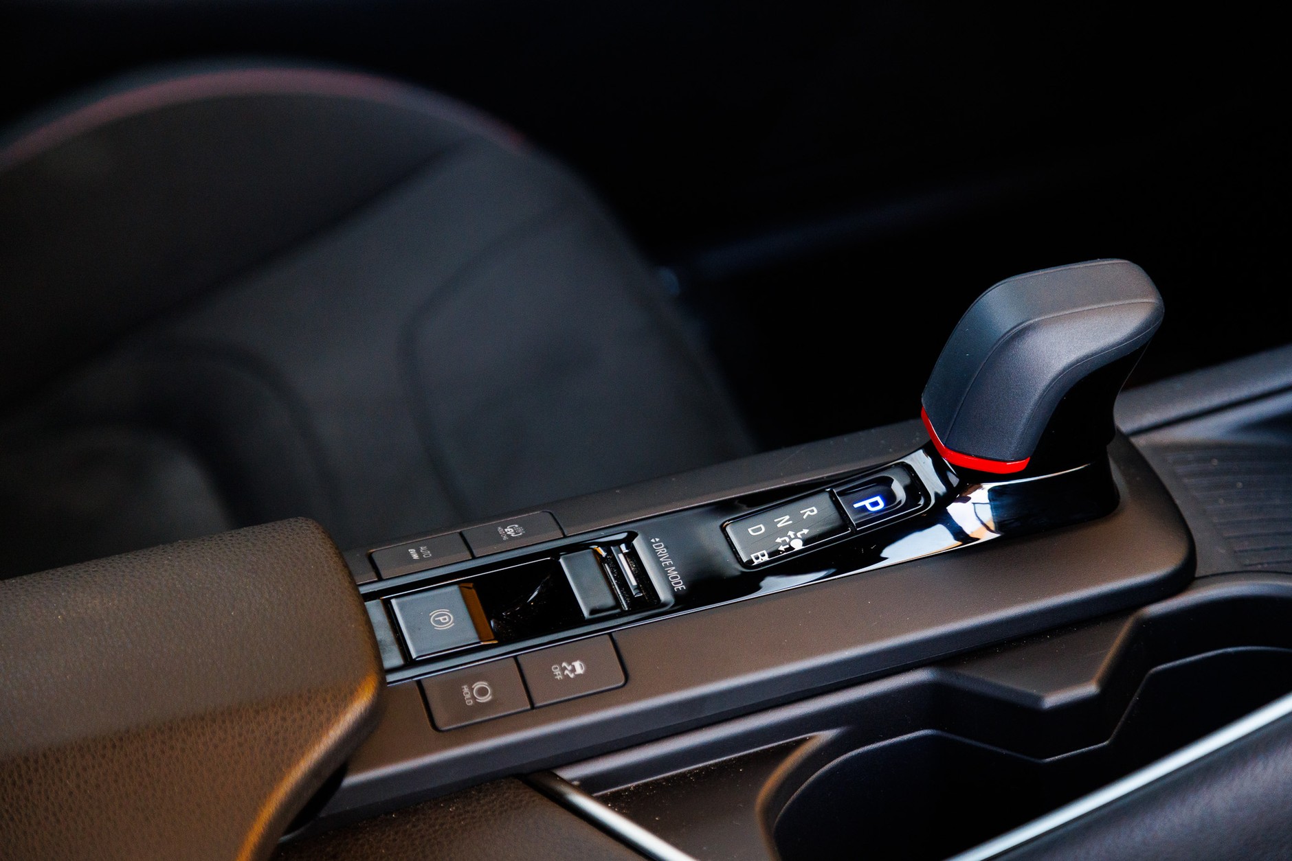 2024 Toyota C-HR PHEV